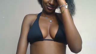 Prettylynee about 2 minutes into her 15 Oct show