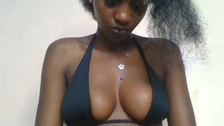 Prettylynee about 17 minutes into her 15 Oct show