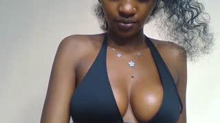 Prettylynee about 1 minute into her 15 Oct show