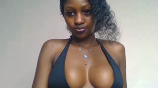 Prettylynee about 1 minute into her 15 Oct show