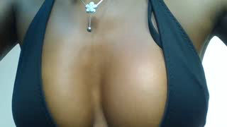 Prettylynee about 7 minutes into her 16 Oct show
