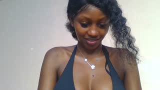 Prettylynee about 3 minutes into her 16 Oct show
