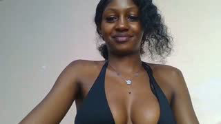 Prettylynee about 5 minutes into her 16 Oct show