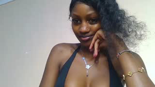 Prettylynee about 5 minutes into her 16 Oct show