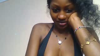 Prettylynee about 6 minutes into her 16 Oct show