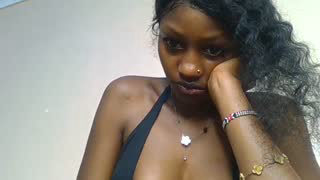 Prettylynee about 7 minutes into her 16 Oct show