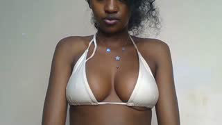 Prettylynee about 1 minute into her 17 Oct show