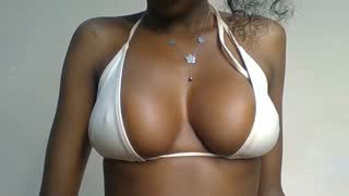 Prettylynee about 3 minutes into her 17 Oct show