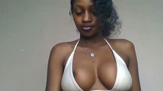 Prettylynee about 3 minutes into her 17 Oct show