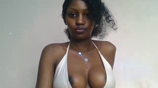 Prettylynee about 2 minutes into her 18 Oct show