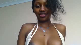 Prettylynee about 15 minutes into her 18 Oct show