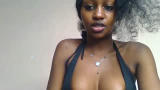 Prettylynee about 6 minutes into her 18 Oct show