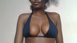 Prettylynee about 7 minutes into her 18 Oct show