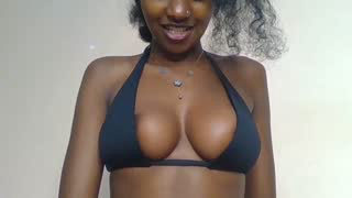 Prettylynee about 5 minutes into her 18 Oct show