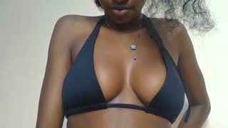 Prettylynee about 3 minutes into her 18 Oct show