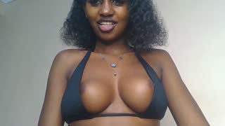 Prettylynee about 5 minutes into her 18 Oct show