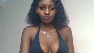 Prettylynee about 4 minutes into her 18 Oct show