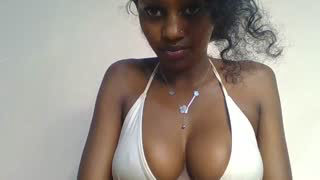 Prettylynee about 5 minutes into her 18 Oct show