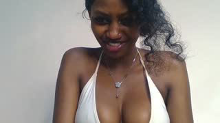 Prettylynee about 7 minutes into her 18 Oct show