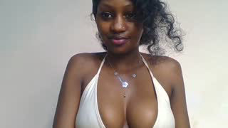 Prettylynee about 8 minutes into her 18 Oct show