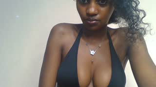 Prettylynee about 1 minute into her 19 Oct show