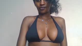 Prettylynee about 5 minutes into her 19 Oct show