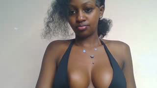 Prettylynee about 1 minute into her 20 Oct show
