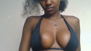 Prettylynee about 1 minute into her 20 Oct show