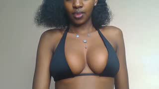 Prettylynee about 1 minute into her 20 Oct show
