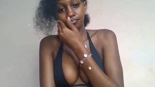 Prettylynee about 2 minutes into her 21 Oct show