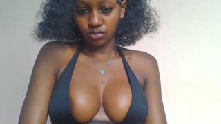Prettylynee about 5 minutes into her 21 Oct show