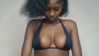 Prettylynee about 1 minute into her 22 Oct show