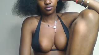Prettylynee about 6 minutes into her 22 Oct show