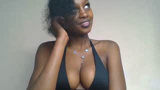 Prettylynee about 1 minute into her 22 Oct show