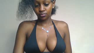 Prettylynee about 1 minute into her 22 Oct show