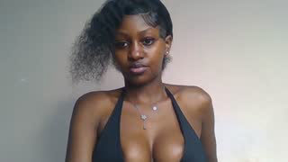 Prettylynee about 1 minute into her 22 Oct show