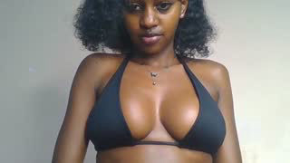 Prettylynee about 13 minutes into her 22 Oct show