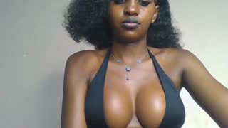 Prettylynee about 16 minutes into her 22 Oct show