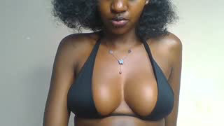 Prettylynee about 5 minutes into her 22 Oct show