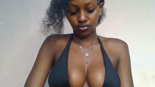 Prettylynee about 1 minute into her 22 Oct show