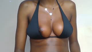 Prettylynee about 3 minutes into her 22 Oct show