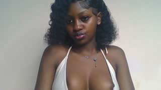 Prettylynee about 7 minutes into her 23 Oct show