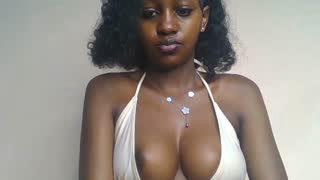 Prettylynee about 5 minutes into her 23 Oct show