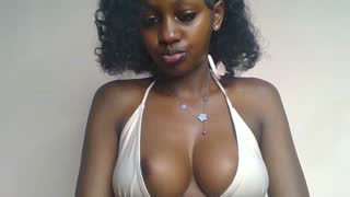 Prettylynee about 2 minutes into her 23 Oct show