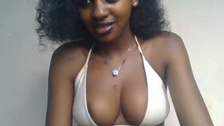 Prettylynee about 6 minutes into her 23 Oct show