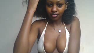 Prettylynee about 1 minute into her 23 Oct show