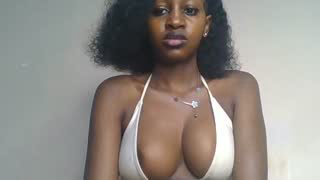 Prettylynee about 1 minute into her 23 Oct show