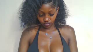 Prettylynee about 2 minutes into her 23 Oct show