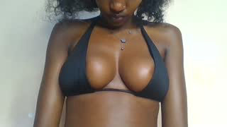 Prettylynee about 3 minutes into her 23 Oct show