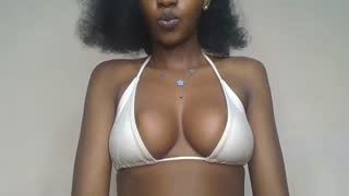 Prettylynee about 5 minutes into her 24 Oct show